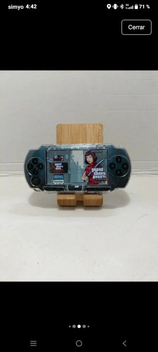PSP decorata Final Fantasy VII