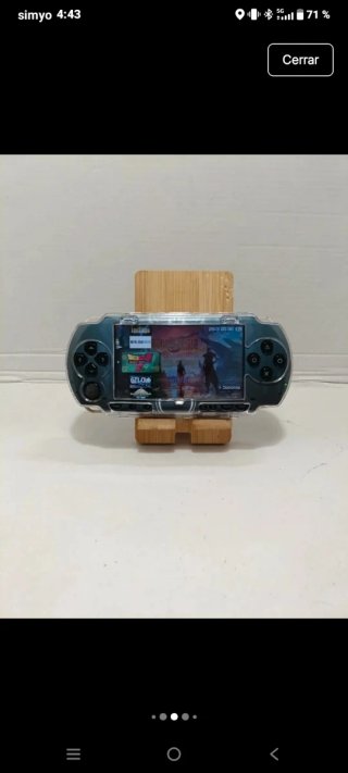 PSP decorata Final Fantasy VII
