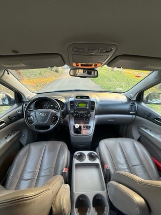 KIA Carnival 2011