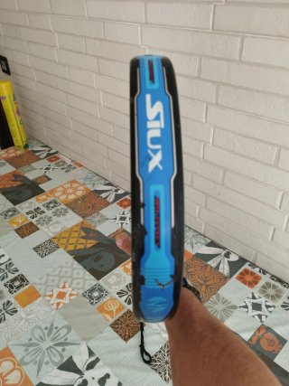 Pala de pádel STUX Tsunami Carbon