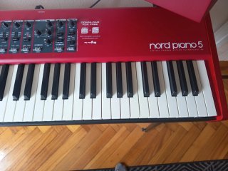 Nord Grand 88 Teclas Piano Digital