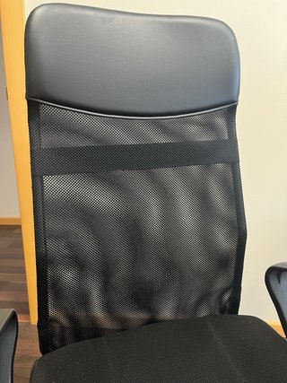 Silla de oficina ergonómica negra
