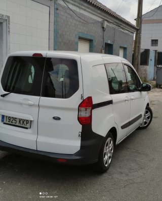 Ford E-Transit Courier 2018