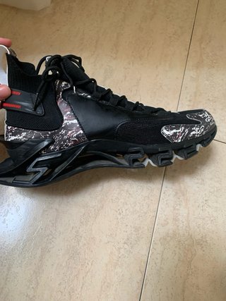 Zapatillas deportivas negras y multicolor