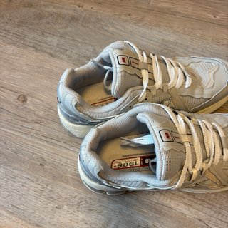 Zapatillas New Balance 1906D Talla 42 Beige/Gris