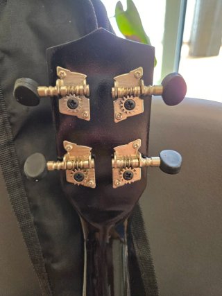 Ukelele Soprano Freeman UK-201 BK Negro