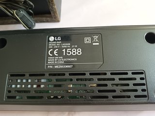 Barra de Sonido y Subwoofer LG Negro