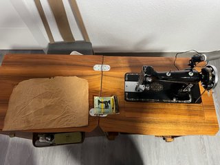 Máquina de coser Sigma con mesa