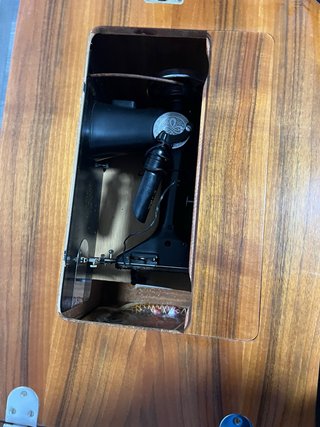 Máquina de coser Sigma con mesa