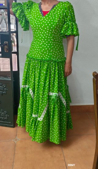 Traje Flamenca Verde Lunares Blancos
