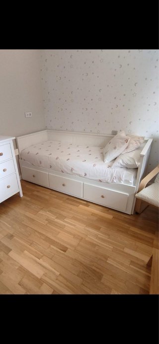 Cama diván IKEA Hemnes blanca con 3 cajones