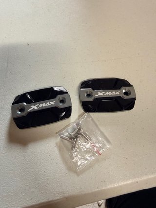 Tapa Llenado Yamaha XMAX Negra y Plata