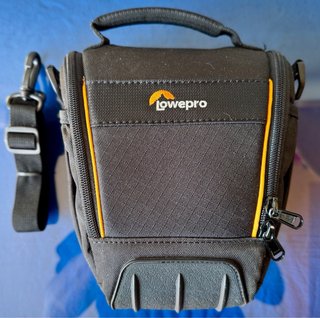 Borsa Lowepro per fotocamera con tracolla