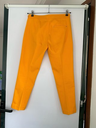 Pantalón amarillo Sfera