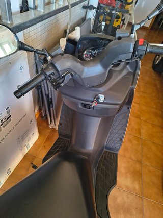 Suzuki Burgman 150cc Maxi Scooter