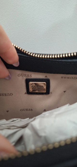 Borsa Guess nera a spalla