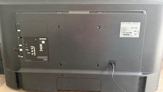 Samsung TV 40 pulgadas sin las patas
