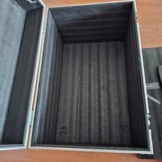 Flight case, caja grande de madera y aluminio