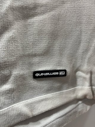 Jersey Quiksilver blanco y mangas negras