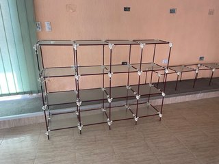 Estanterías metálicas y de madera