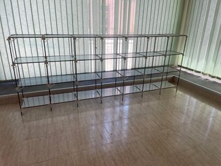 Estanterías metálicas y de madera