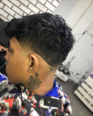 Busco trabajo de barbero