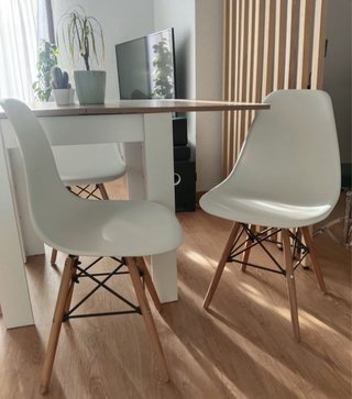 Mesa de comedor moderna extensible con 4 sillas