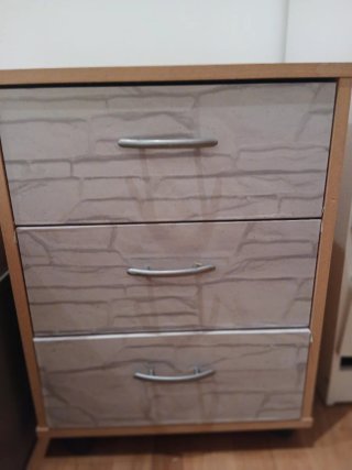 Comodino per bambini con 3 cassetti