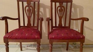 Conjunto de mesa, 4 sillas y 2 sillones.