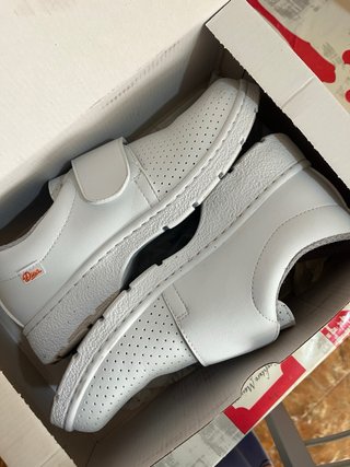 Zuecos Dian blancos