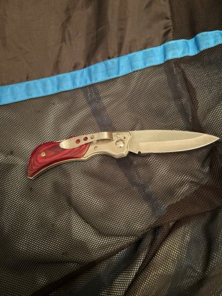 Navaja de bolsillo con mango de madera