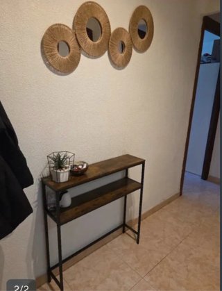 Recibidor metálico y madera