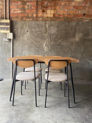 Mesa Comedor + 4 Sillas Nuevas