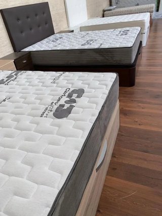 Canapés y colchones de madera