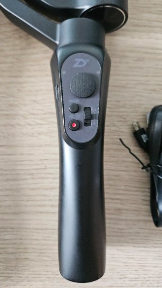 Gimbal Zhiyun Smooth Q para móvil