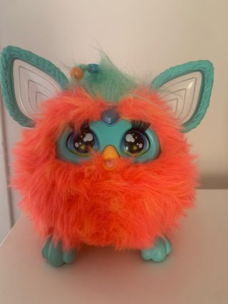 Furby interactivo naranja y turquesa