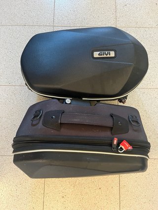 Herrajes y Maletas laterales Givi (Kawasaki Z900)