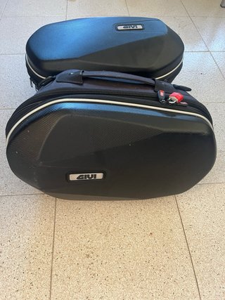 Herrajes y Maletas laterales Givi (Kawasaki Z900)