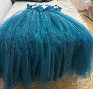 Vestido de fiesta azul con brillos 15 años fiesta