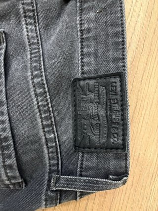 Pantalón Levis Gris