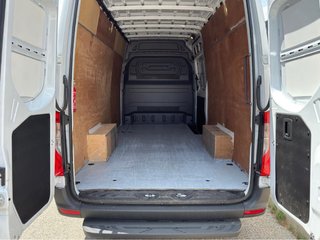 Mercedes-Benz Sprinter 2025