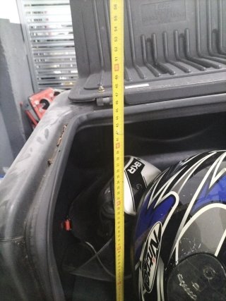 Moto TGB Scooter 50cc con caja y 3 cascos