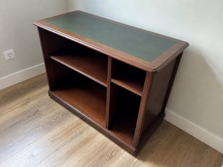 Escritorio madera estilo clásico con tapa verde