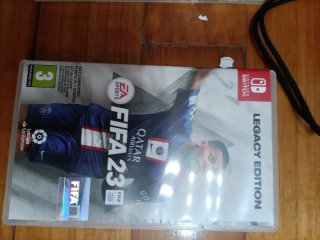 Juegos switch,cargador,cable HDMI,mandos y dock