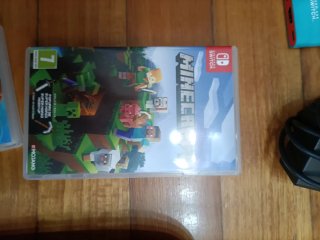 Juegos switch,cargador,cable HDMI,mandos y dock