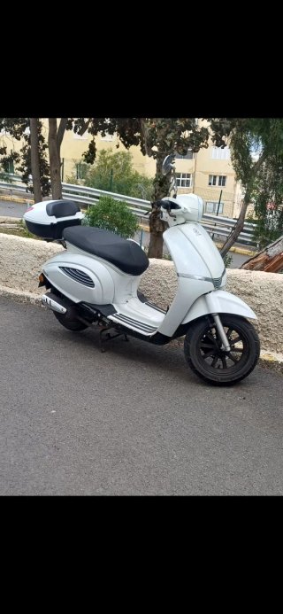 Alquiler Scooter Blanca