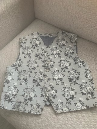 Chaleco fallero T56 M elegante floral, abotonado.