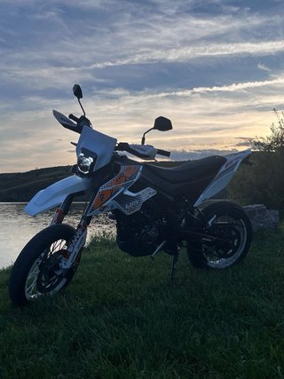 UM DSR 125 Supermotard 4t