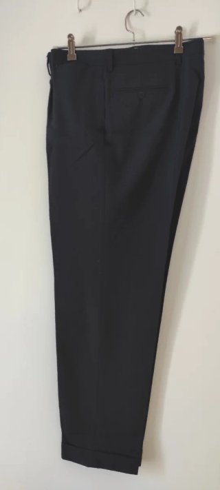 Pantalón de vestir azul marino con pinzas