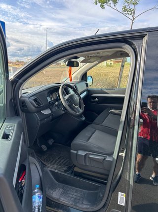 Peugeot Traveller 2019